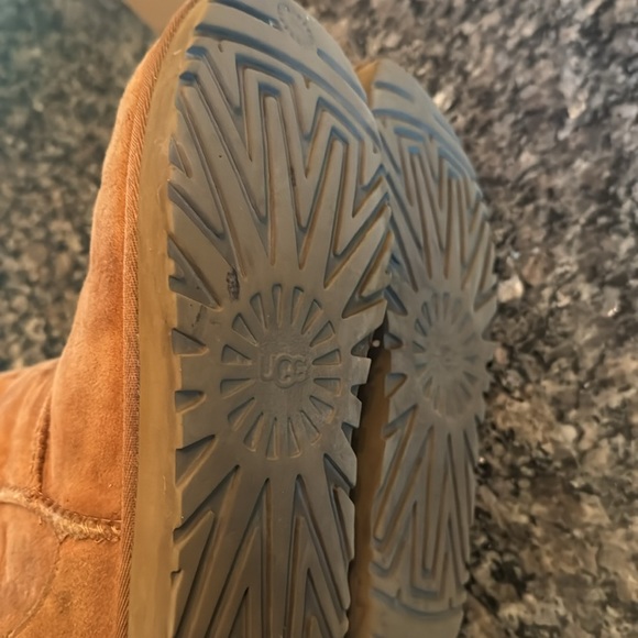 UGG Brown Shearling Boots GUC 7 - Picture 10 of 16